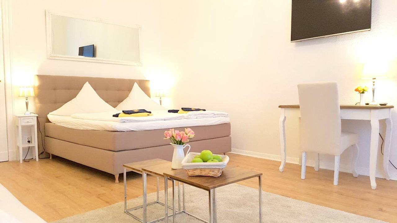 Kvh By Rockchair Apartments L Superhost Status L Boxspringbett Am Schloss Charlottenburg Welcomes You! Berlin Eksteriør billede