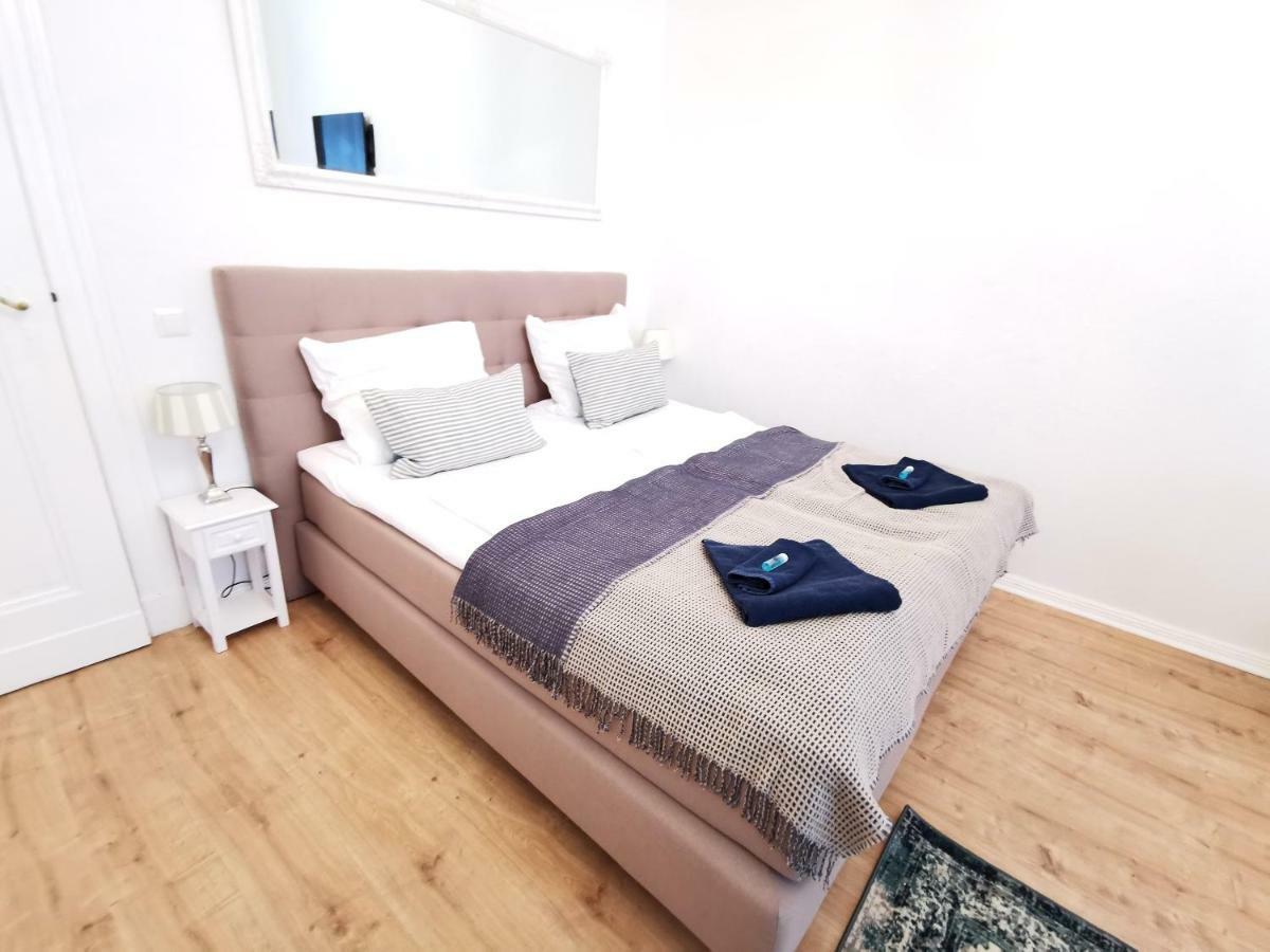 Kvh By Rockchair Apartments L Superhost Status L Boxspringbett Am Schloss Charlottenburg Welcomes You! Berlin Eksteriør billede