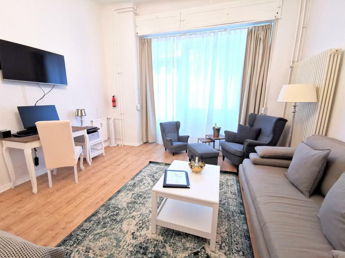 Kvh By Rockchair Apartments L Superhost Status L Boxspringbett Am Schloss Charlottenburg Welcomes You! Berlin Eksteriør billede
